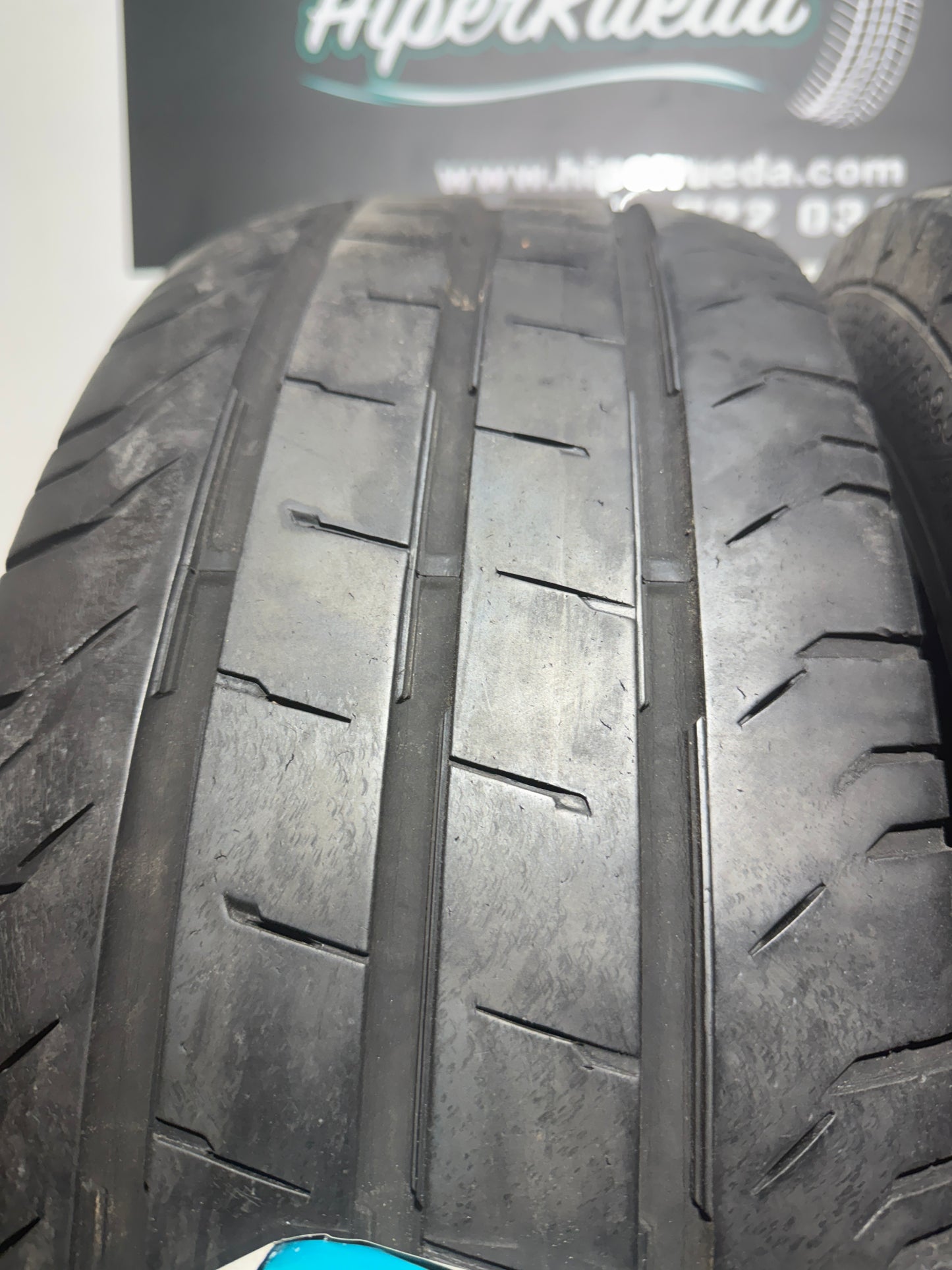 235 65 16C 115/113 R CONTINENTAL CONTIVANCONTACT 200