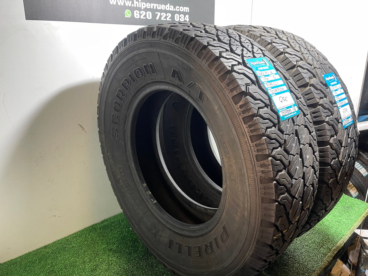 245 70 16 106S PIRELLI SCORPION A/T