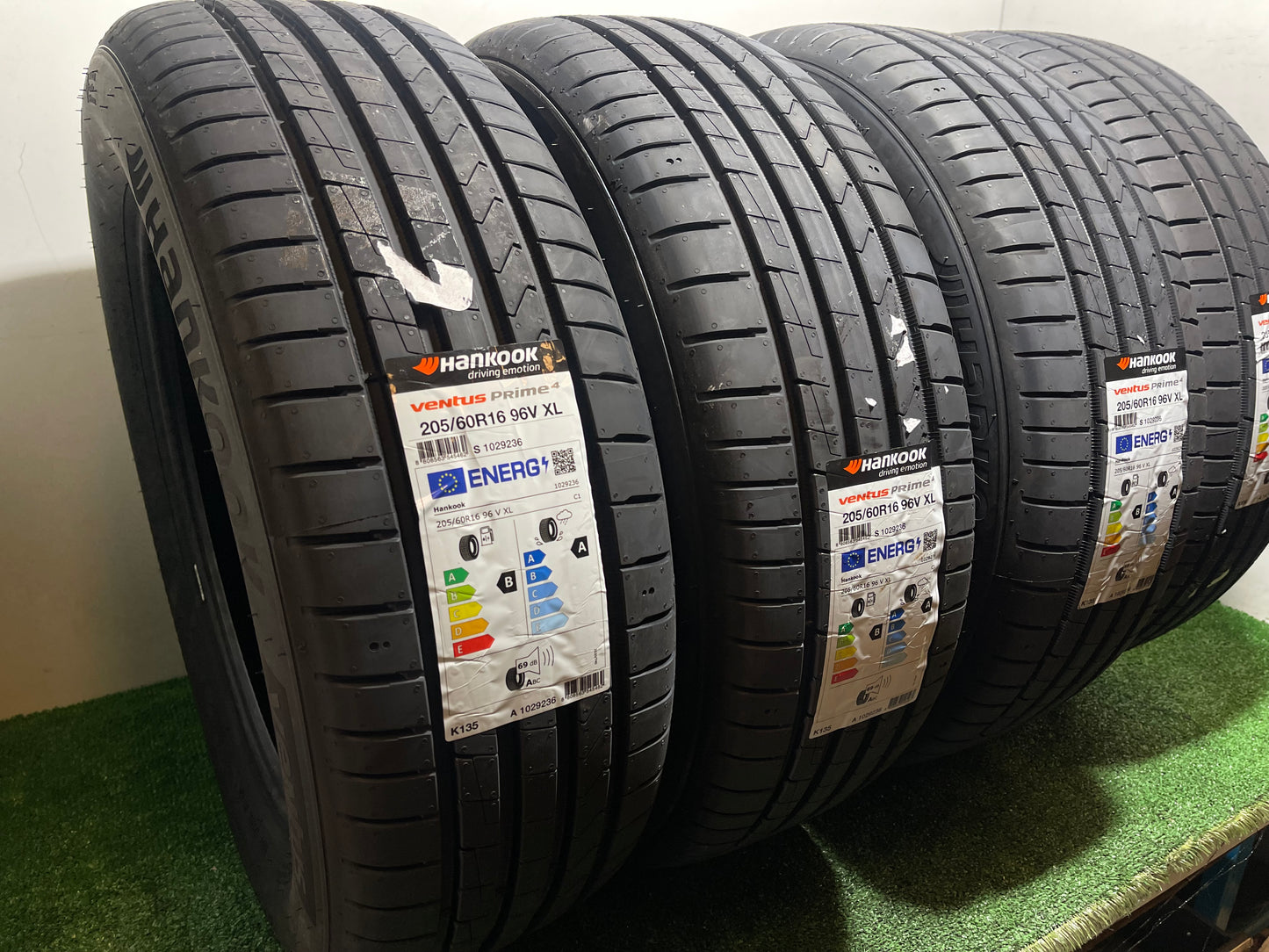 205 60 16 96V XL HANKOOK VENTUS PRIME 4/PRECIO UNIDAD, ENVÍO GRATIS.