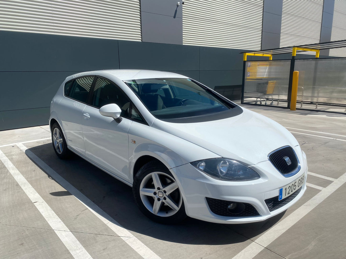 SEAT LEON