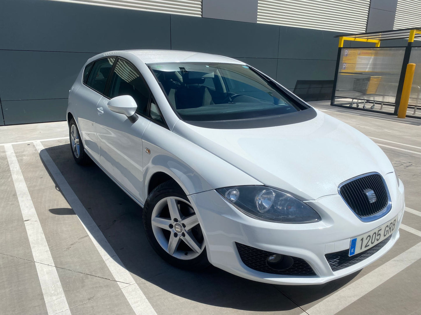 SEAT LEON