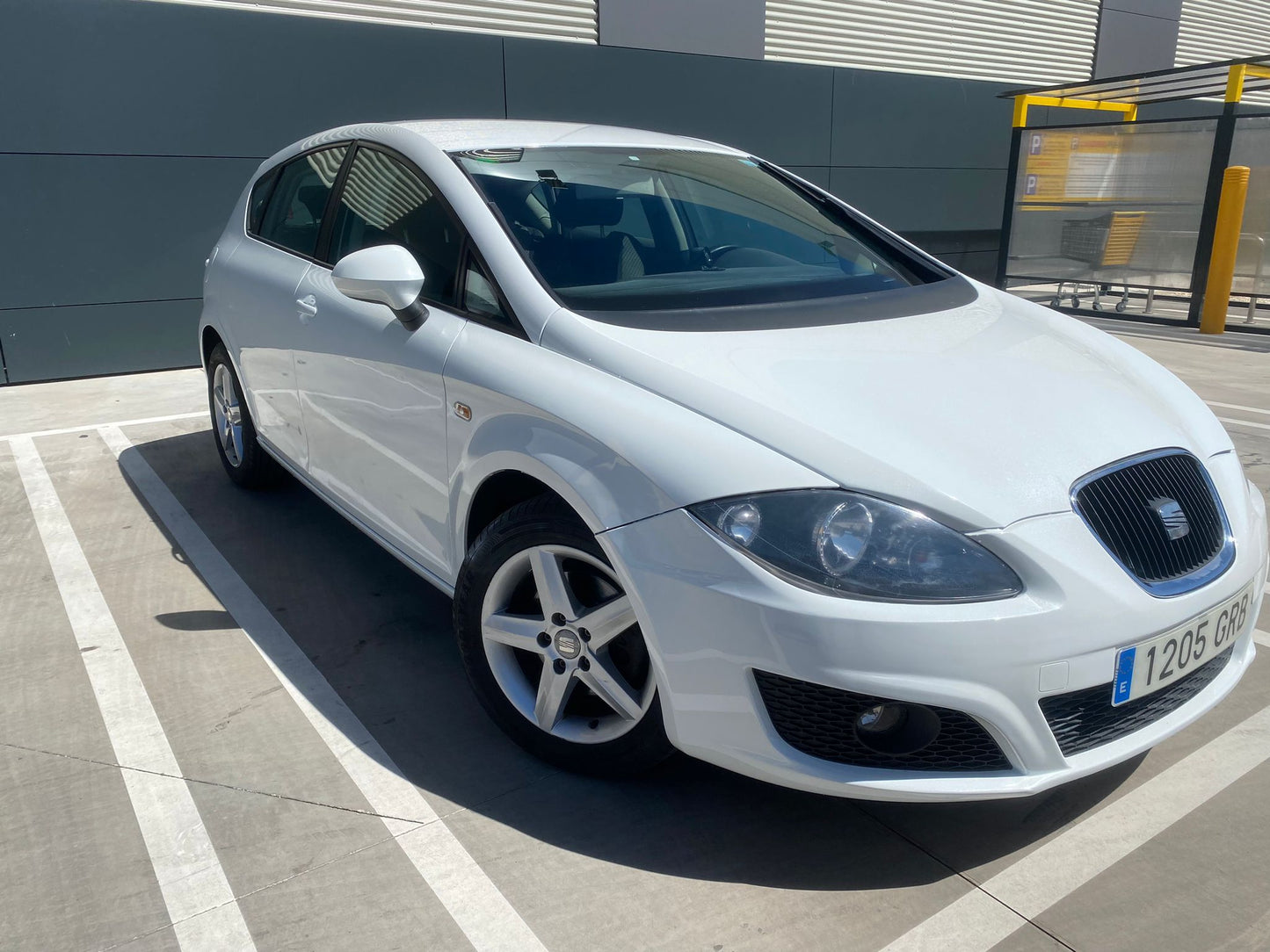 SEAT LEON