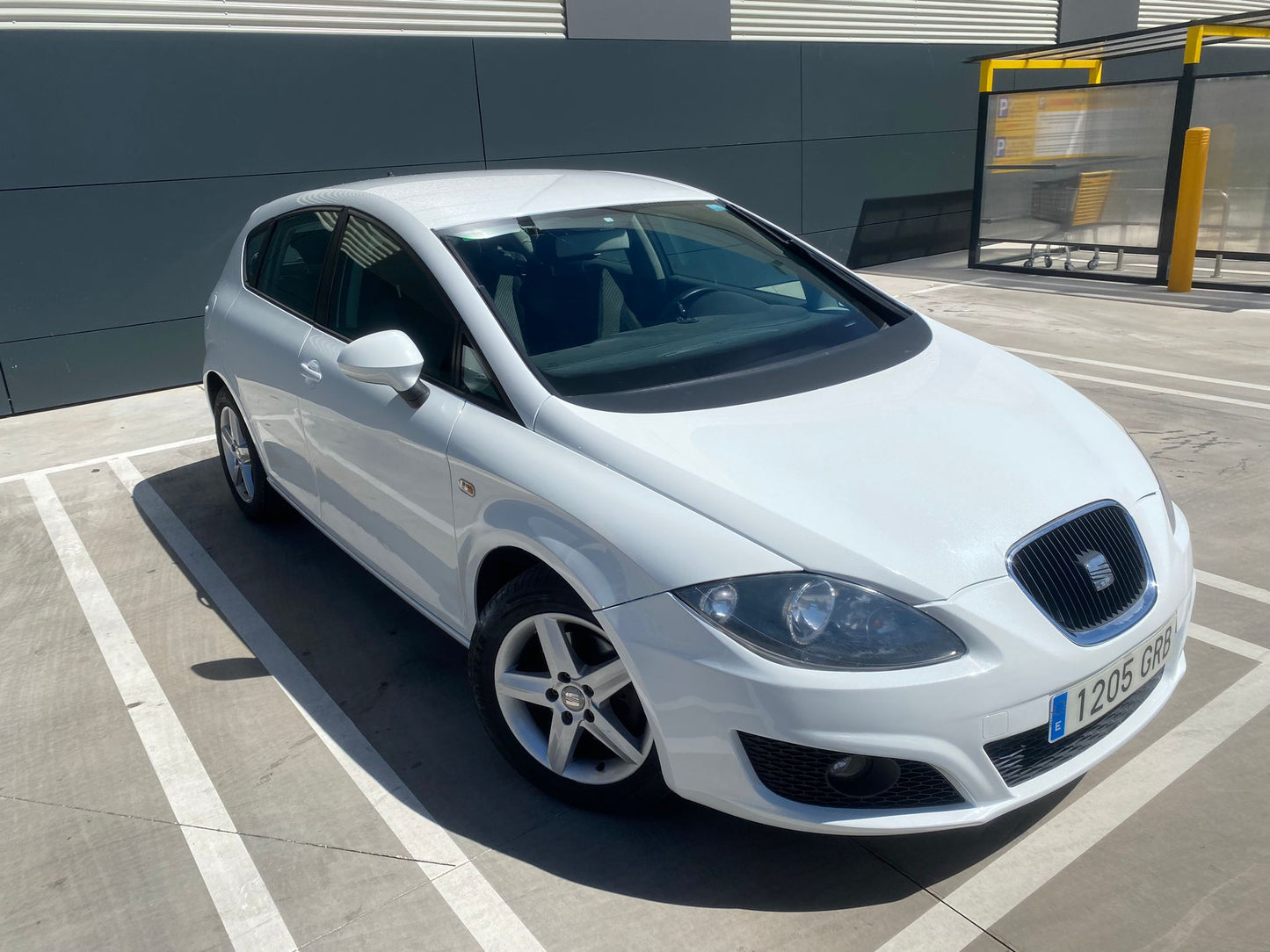 SEAT LEON