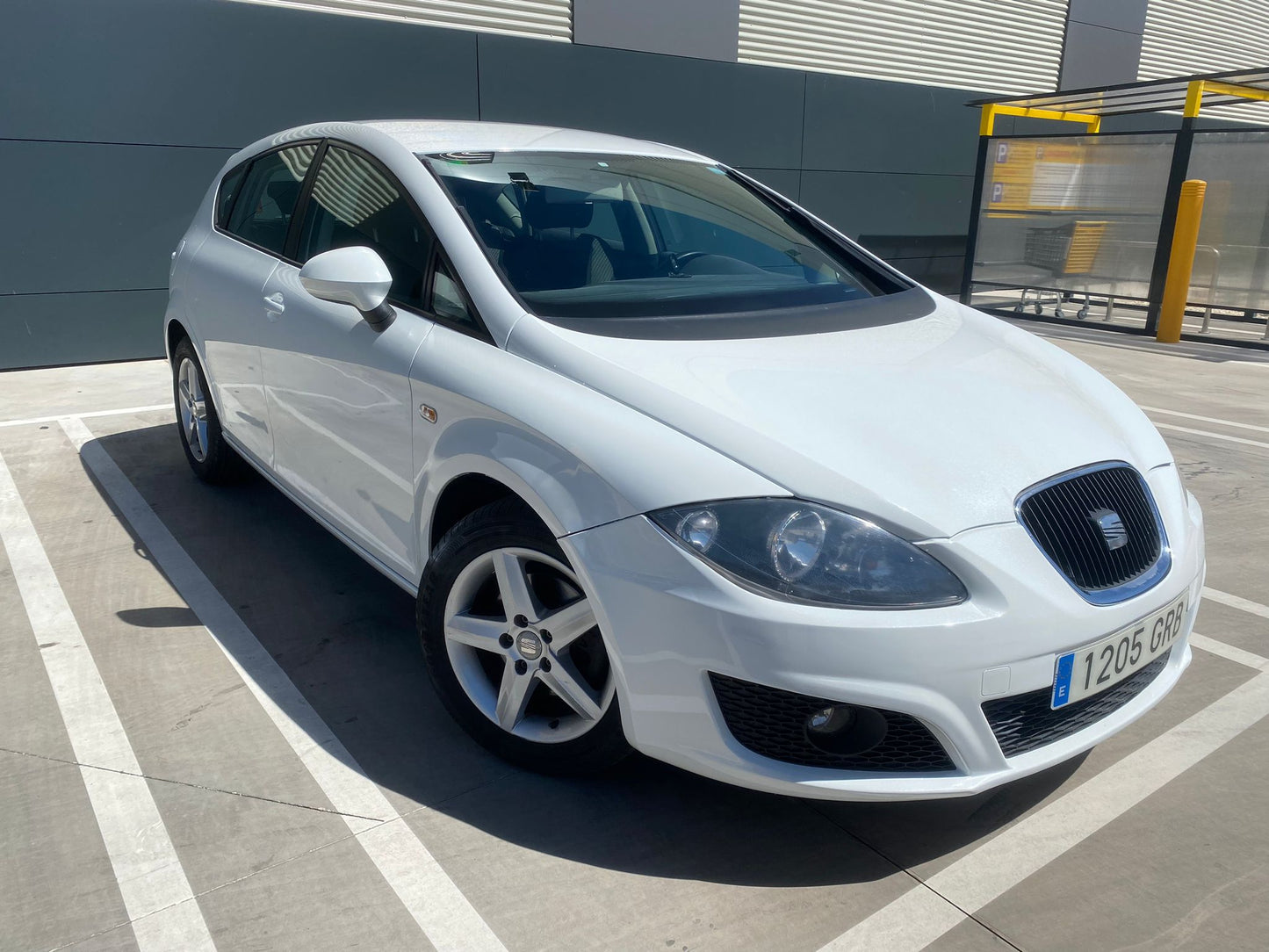 SEAT LEON